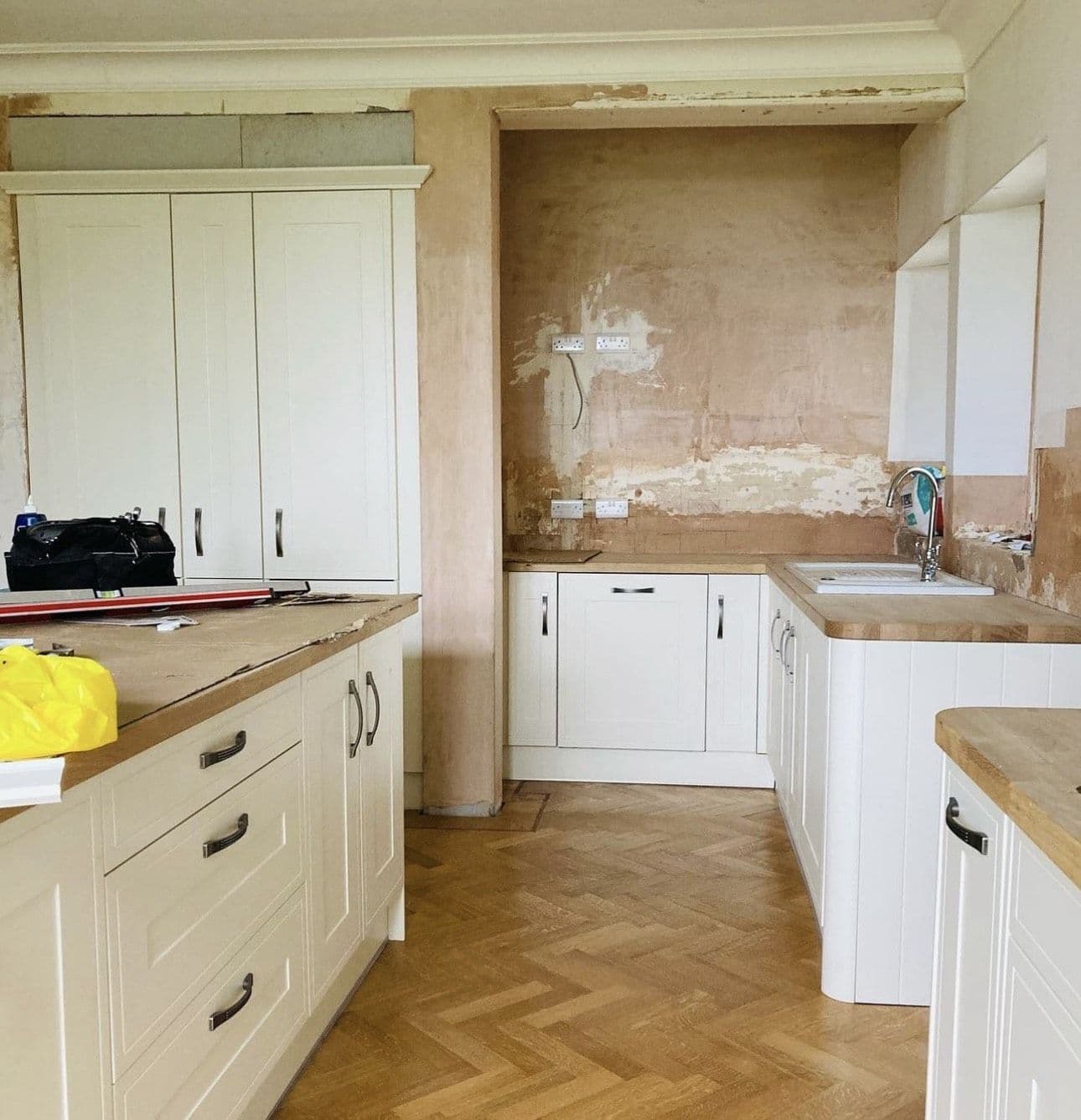 Arts and Crafts Plaster Coving 145mm x 135mm