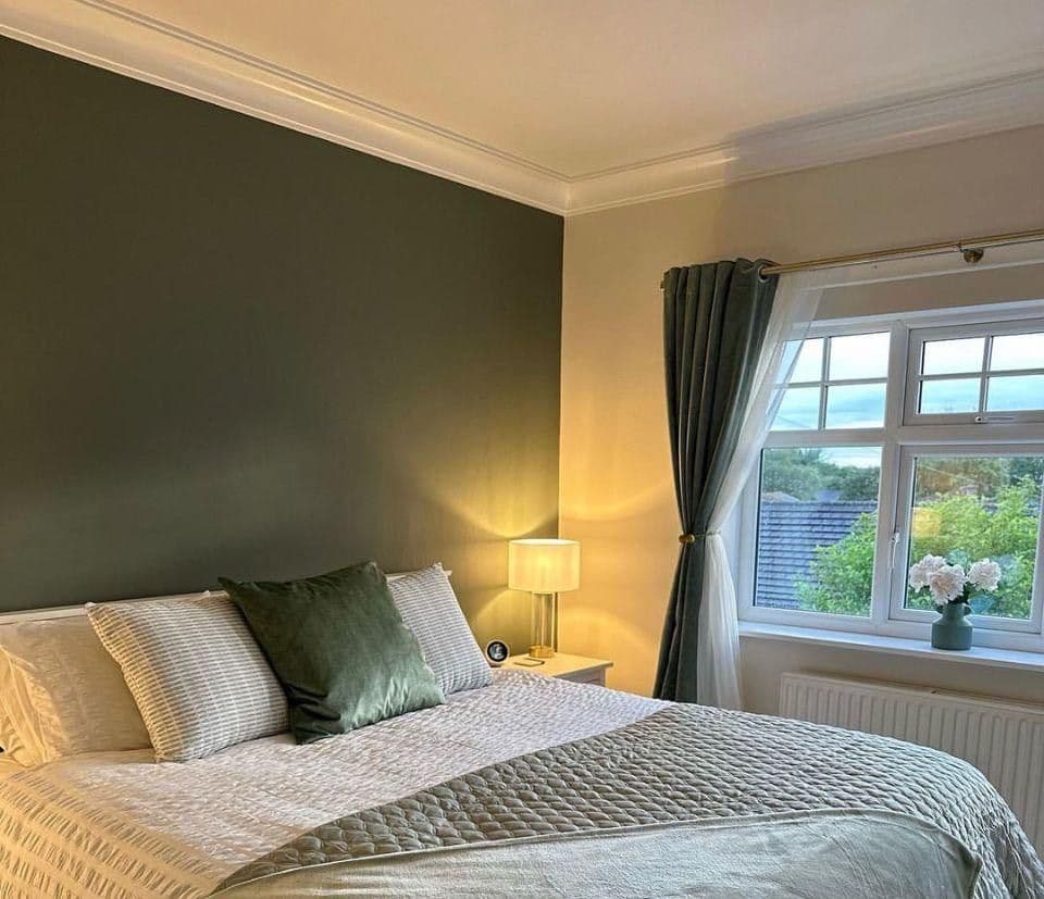 Medium Edwardian Plain Plaster Coving 100mm x 100mm