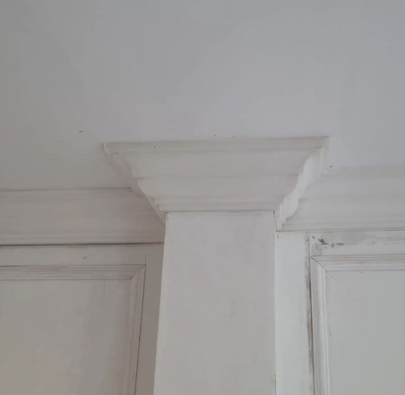 Small Lancaster Traditional Plaster Coving 80mm x 90mm