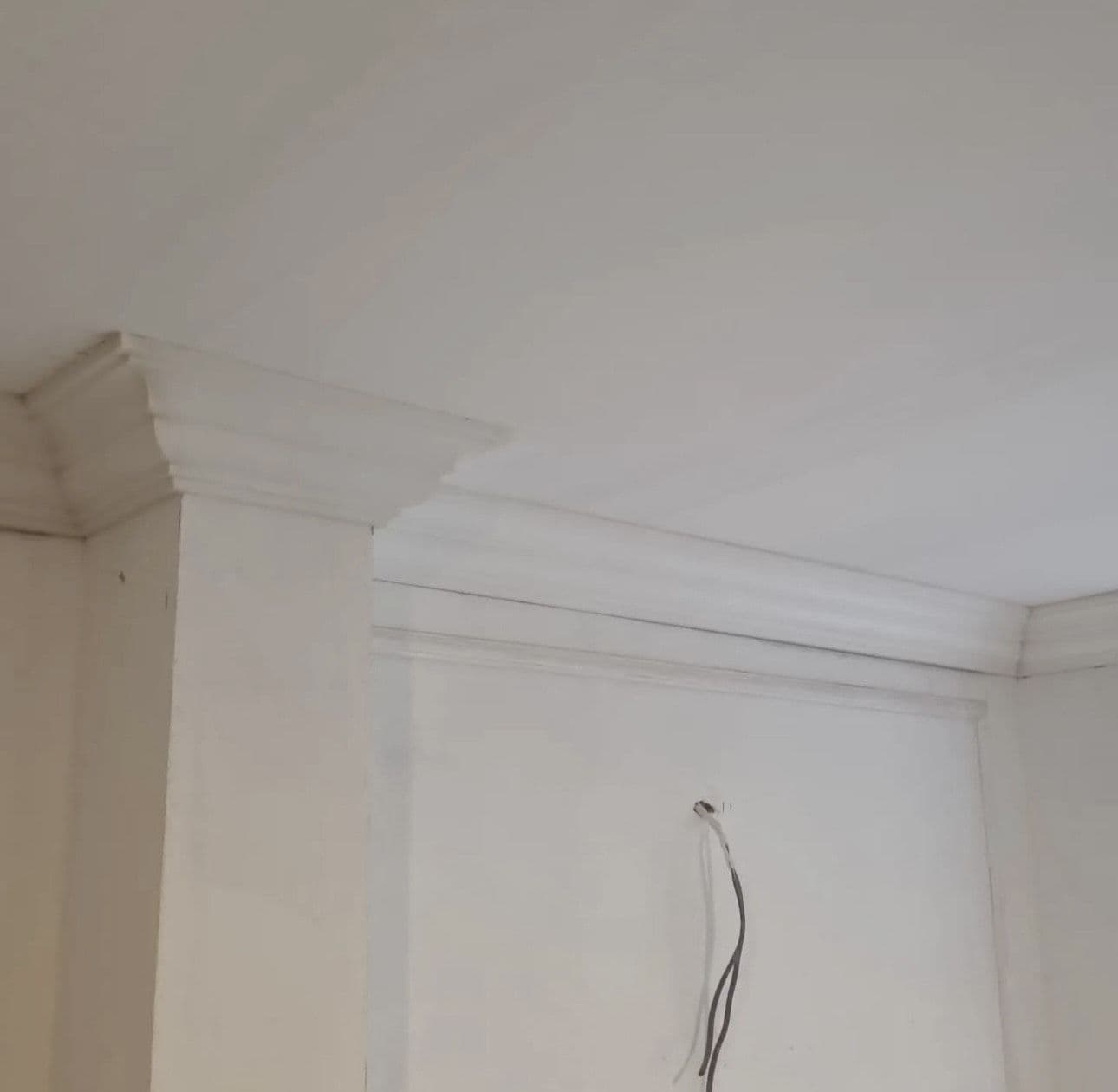 Small Lancaster Traditional Plaster Coving 80mm x 90mm