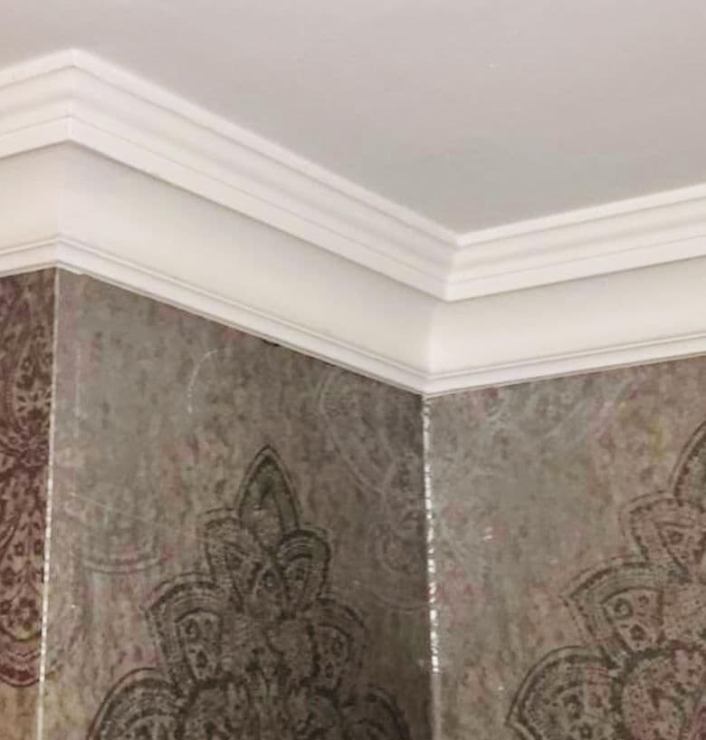 Small Royal Victorian Plaster Coving 95mm x 105mm